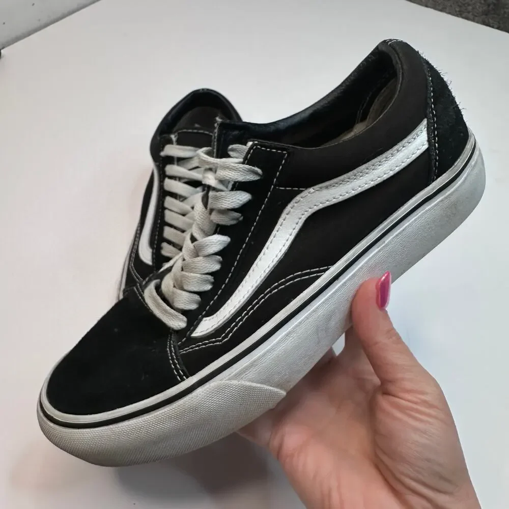 VANS Old Skool Black White Sneakers - Picture 1 of 6